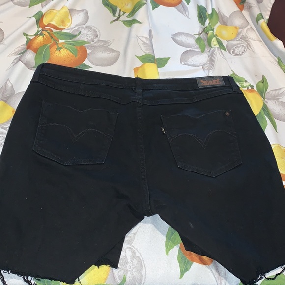 Levi's Black Distressed Cut off jean shorts - Picture 8 of 8